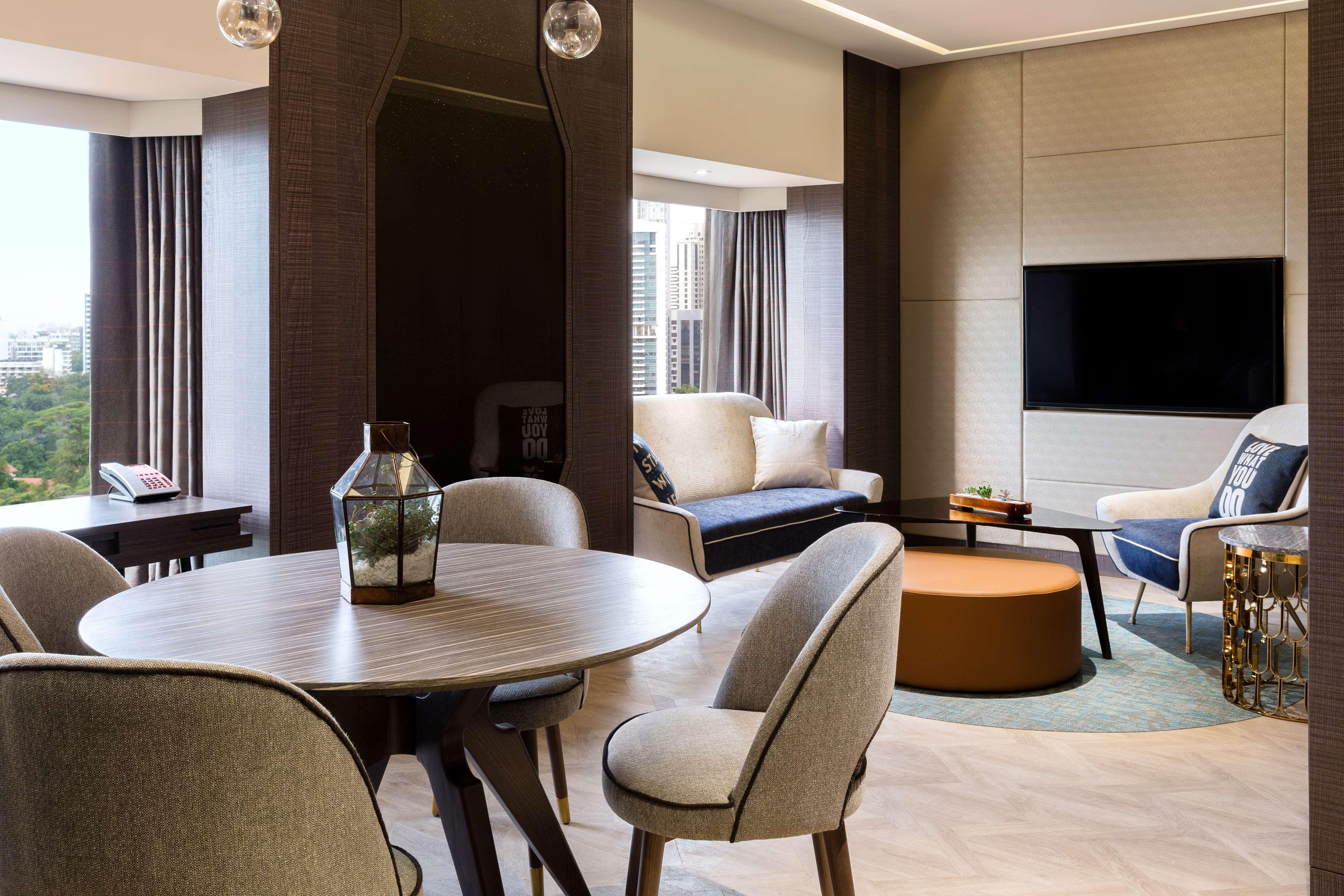 Khách sạn Jen Tanglin By Shangri-la Singapore